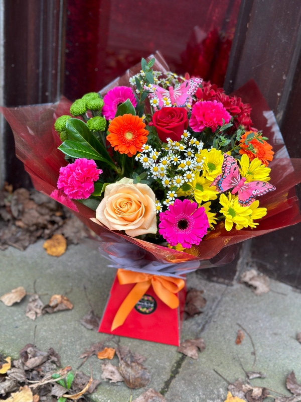 Florists Choice. Cheaper flowers delivered in Halifax. Valentines, mothers day