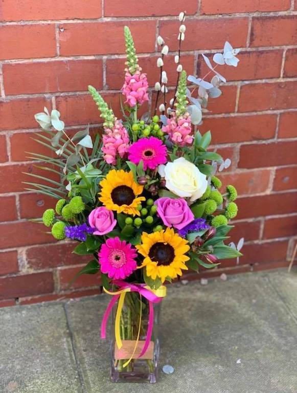 Bustling Blooms Vase Buy Online Or Call 07428 324196