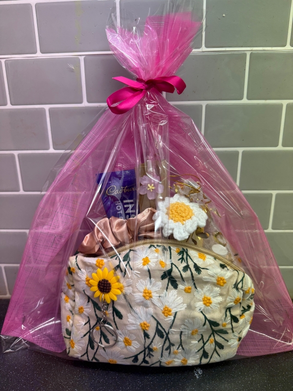 Mini make up bag hamper