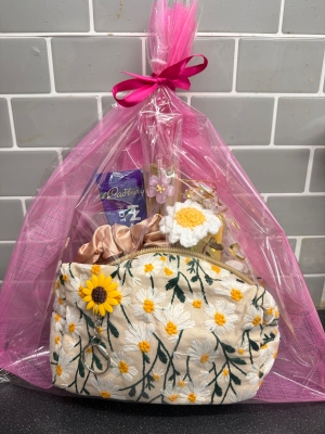 Mini make up bag hamper