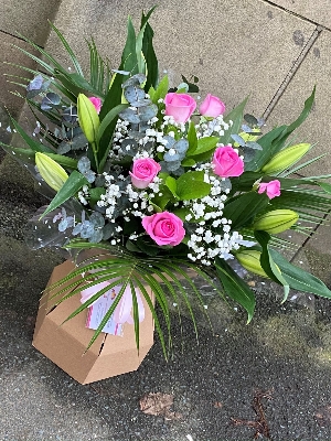 Pink roses and lilies 