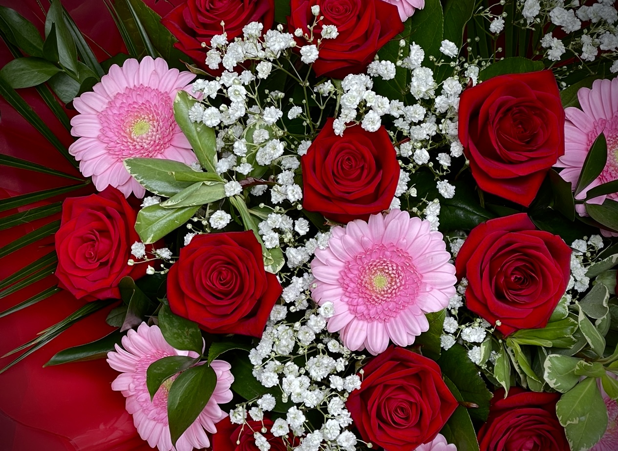 Flowers By Leigh Home Flower Delivery In Halifax Huddersfield Bradford